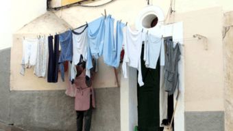 梦丟衣服，梦见衣服是什么预兆