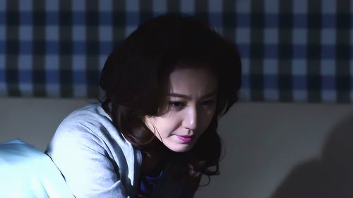 晚上梦见女生，晚上睡觉梦见女生