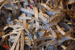 梦见撕碎纸张，梦见把纸撕成碎片