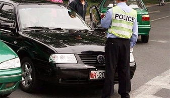 梦见军用车，梦见拦车是什么意思