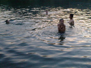 做梦梦见自己跳进河里，梦见自己跳进河里了