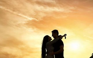 梦见在情人家里她老公回来了，梦见在情人家睡觉被发现了