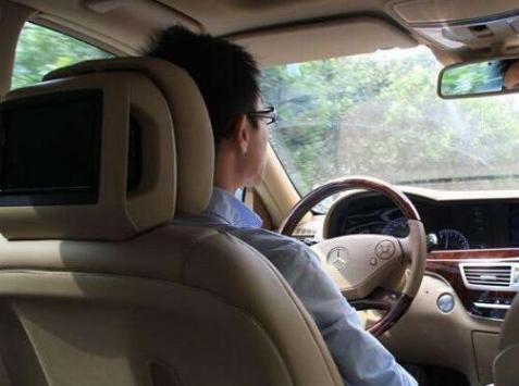 梦见忘记开车，梦见开车出去回来忘记开车了