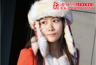 梦见戴很重的帽子,梦见自己戴了黑色帽子太沉了