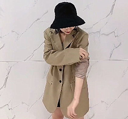 梦到自己衣服袖子脏了，梦见自己的校服