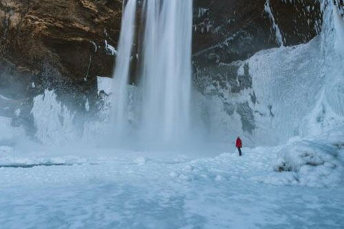 周公解梦梦到下雨打伞，周公解梦梦到下雨发洪水