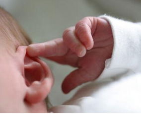 梦到耳朵痒掏出耳屎，梦到耳朵痒有耳屎