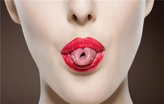 梦见舌头打结,说不好话，梦见舌头变长塞不回去