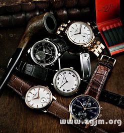 梦见把钟表扔了,梦见把表盘摔坏是什么意思