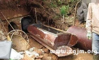 梦见梁坨断了，梦见梁断了怎么回事