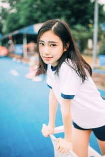 梦见自己穿校服外套，做梦梦到自己穿校服