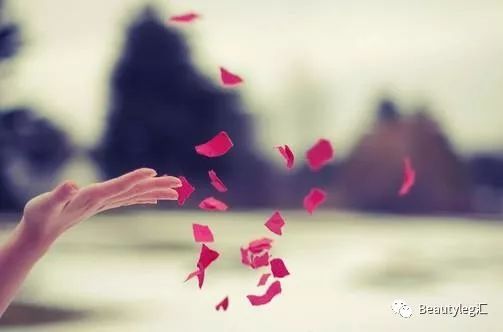 梦见我哭的特别伤心怎么回事,梦见我哭的可伤心了是什么寓意