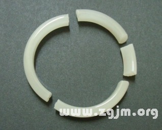 梦到自己的玉镯子断了怎么回事，梦见自己的玉镯断了