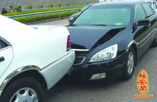 梦见自己走路被车撞了是什么意思，梦见自己一路被追赶