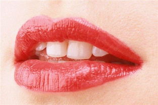 梦到嘴里抠出异物，梦见嘴里掏出东西