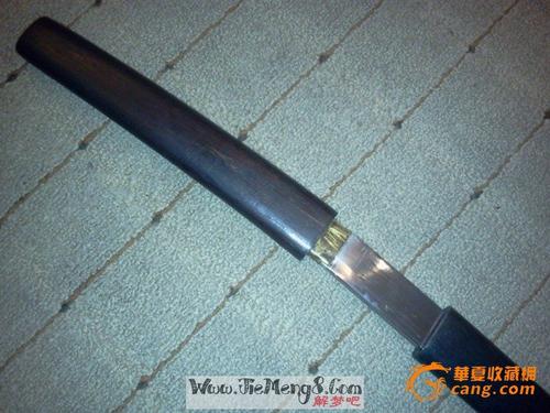 梦见手握大刀，梦到手拿大刀