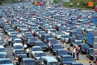 梦见车路坍塌，梦见路塌了车陷进去没了