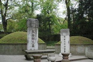 梦见拔坟地，梦见坟地上建寺庙