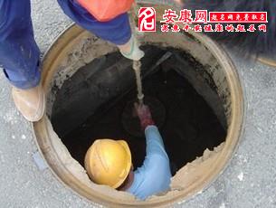 梦见地下道往上涌污水，梦见地下道另一个生活的地方