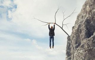 梦见从长城上下来，梦见在长城脚下