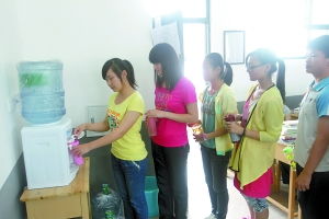 梦到丢杯子，梦见丢了的水杯失而复得