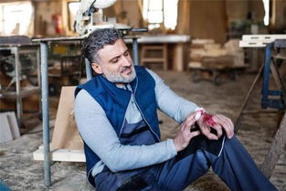 梦见父亲伤害自己的孩子，梦见自己的父亲要害自己